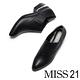 高跟鞋 MISS 21 極簡率性蜥蜴壓紋皮革尖頭粗高跟鞋－黑 product thumbnail 5