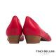 Tino Bellini巴西進口甜美愛心鏤空木紋低跟鞋_紅 product thumbnail 5