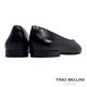 Tino Bellini巴西進口單色牛皮V口平底鞋_黑 product thumbnail 4