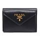 PRADA VITELLO MOVE金色浮雕LOGO水波直紋牛皮信封型暗釦三折短夾(黑) product thumbnail 2