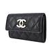 CHANEL 雙C壓紋LOGO菱格紋小牛皮卡片/零錢夾(黑色) product thumbnail 2