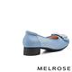 低跟鞋 MELROSE 美樂斯 雲朵後跟 高雅品味珍珠晶鑽釦丹寧布方頭低跟鞋－藍 product thumbnail 4