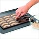 《TESCOMA》20格矽膠彎月蛋糕烤盤(32cm) | 點心烤模 product thumbnail 5
