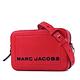 MARC JACOBS 黑字LOGO荔枝紋方形斜背相機包-竺葵紅 product thumbnail 2