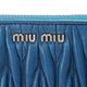 MIU MIU Matelasse’ Lux 系列亮羊皮皺摺拉鍊長夾(海洋藍) product thumbnail 6