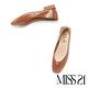 低跟鞋 MISS 21 極簡質感品牌 LOGO 釦飾方頭低跟鞋－棕 product thumbnail 5