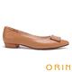ORIN 柔軟羊皮金屬方釦尖頭 女 粗低跟鞋 棕色 product thumbnail 4