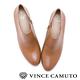 VINCE CAMUTO  時尚經典款 皮革質感中跟踝靴-棕色 product thumbnail 3