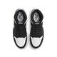 NIKE AIR JORDAN 1 RETRO HIGH OG GS 男女大童休閒鞋-黑白-FD1437010 product thumbnail 4