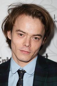 Charlie Heaton - Wikipedia