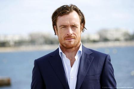 Toby Stephens - Wikipedia