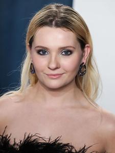 Abigail Breslin - News, Photos, Videos, and Movies or Albums | Yahoo