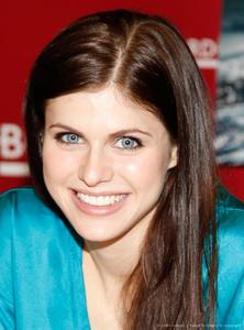Alexandra Daddario on Her New Aerie Campaign, Fashion Philosophy and Love  of a 'Really Great Bra' - Yahoo Sports