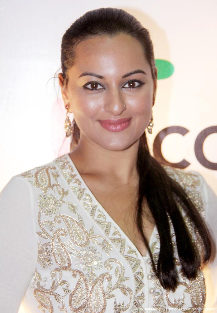 Sonakshi Sinha News Photos Videos And Movies Or Albums Yahoo