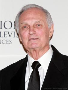 Alan Alda addresses viral claim he met wife when they both ate a cake off  the floor