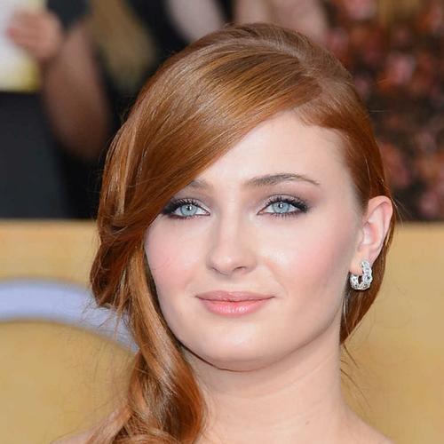 Sophie Turner 'Confided In' Sister-in-Law Priyanka Before She Unfollowed  Her on Instagram