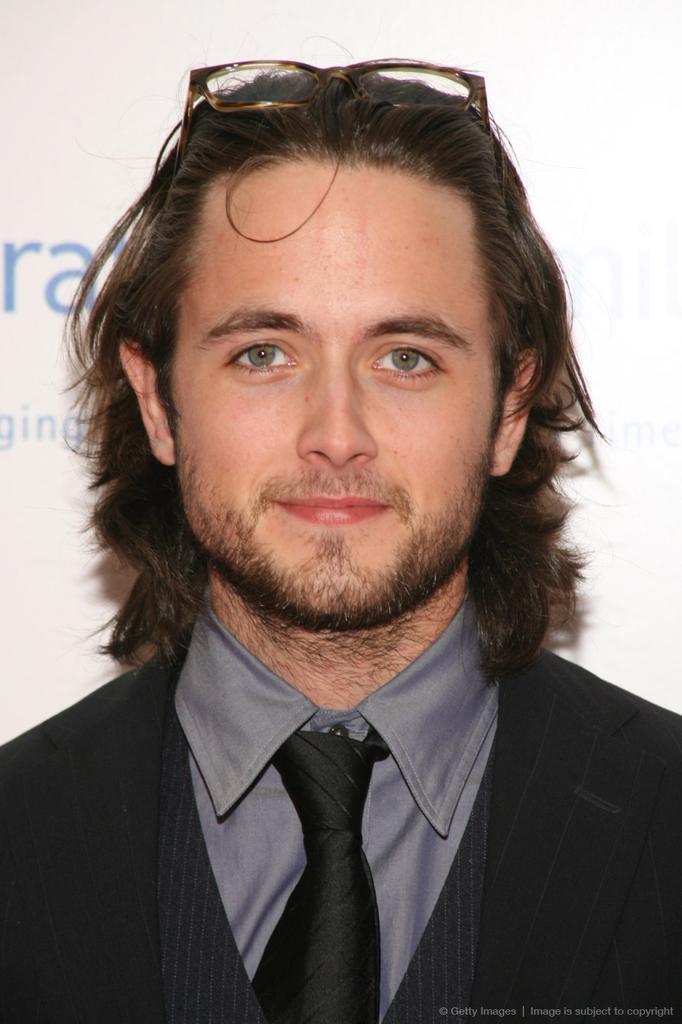 Justin Chatwin - Wikipedia