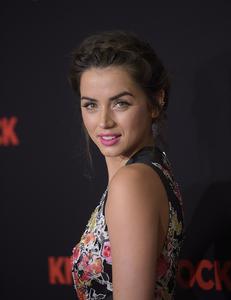 Ana De Armas' gold bra and trousers 'fit shows off her toned core