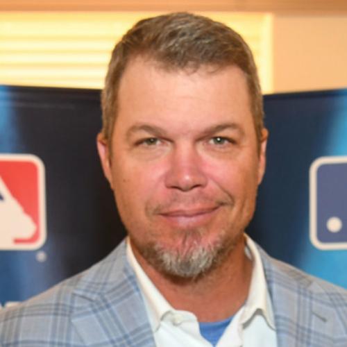 Braves stifle D'backs after honoring Chipper Jones