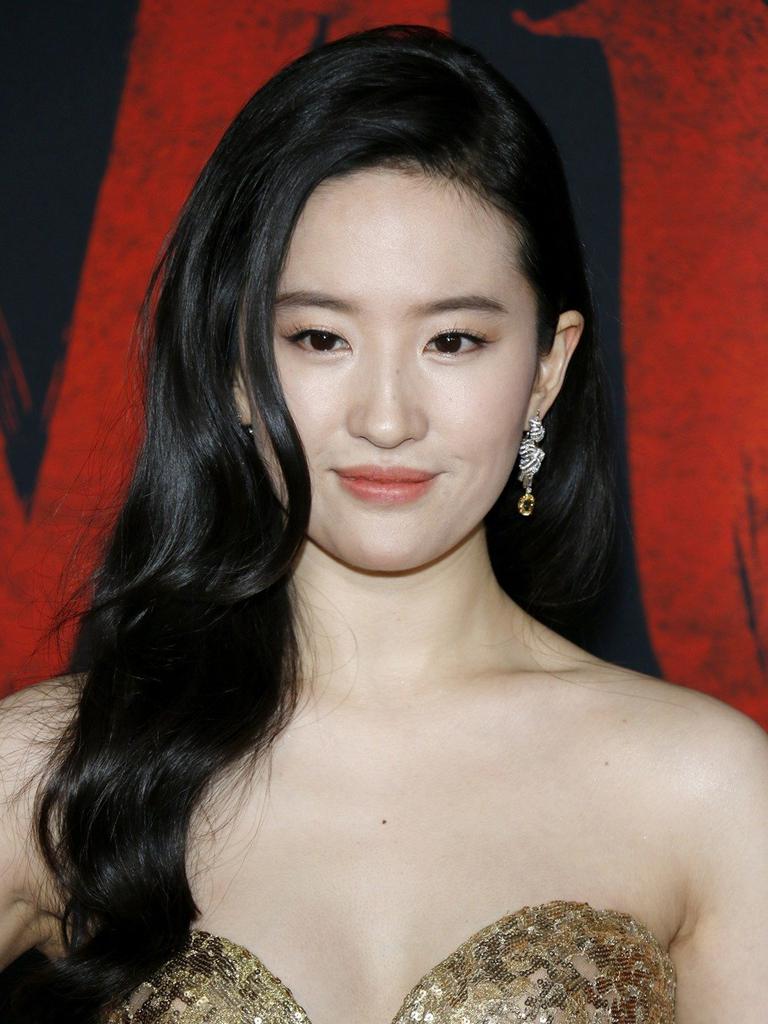 Liu Yifei at Louis Vuitton Fall 2023 Ready To Wear Runway Show on News  Photo - Getty Images