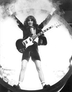 Angus Young - Wikipedia