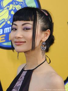 Great Outfits in Fashion History: Bai Ling's Pastel Colorblocked