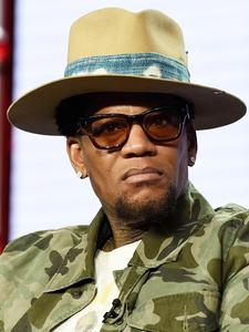 D.L. Hughley mocks Kanye West divorce with 'Gold Digger' lyrics