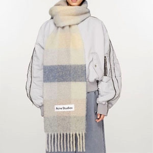 Acne Studios「爆款圍巾」