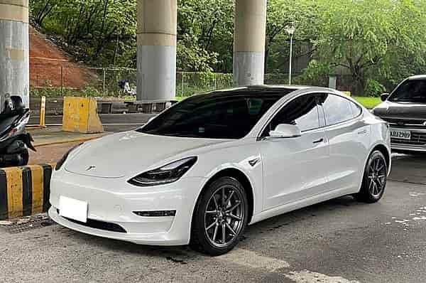 2020年 Model 3 LR