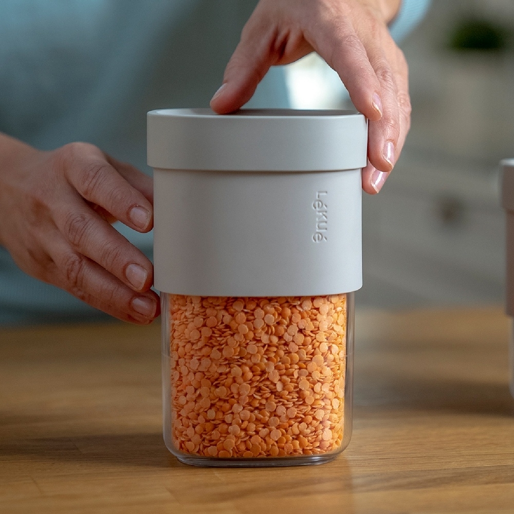 《LEKUE》雙容量密封收納罐(淡綠600ml) | 保鮮罐 咖啡罐 收納罐 零食罐 儲物罐