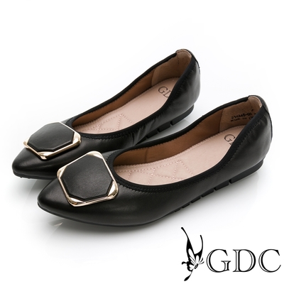 GDC-典雅金釦知性真皮尖頭舒適平底上班包鞋-黑色