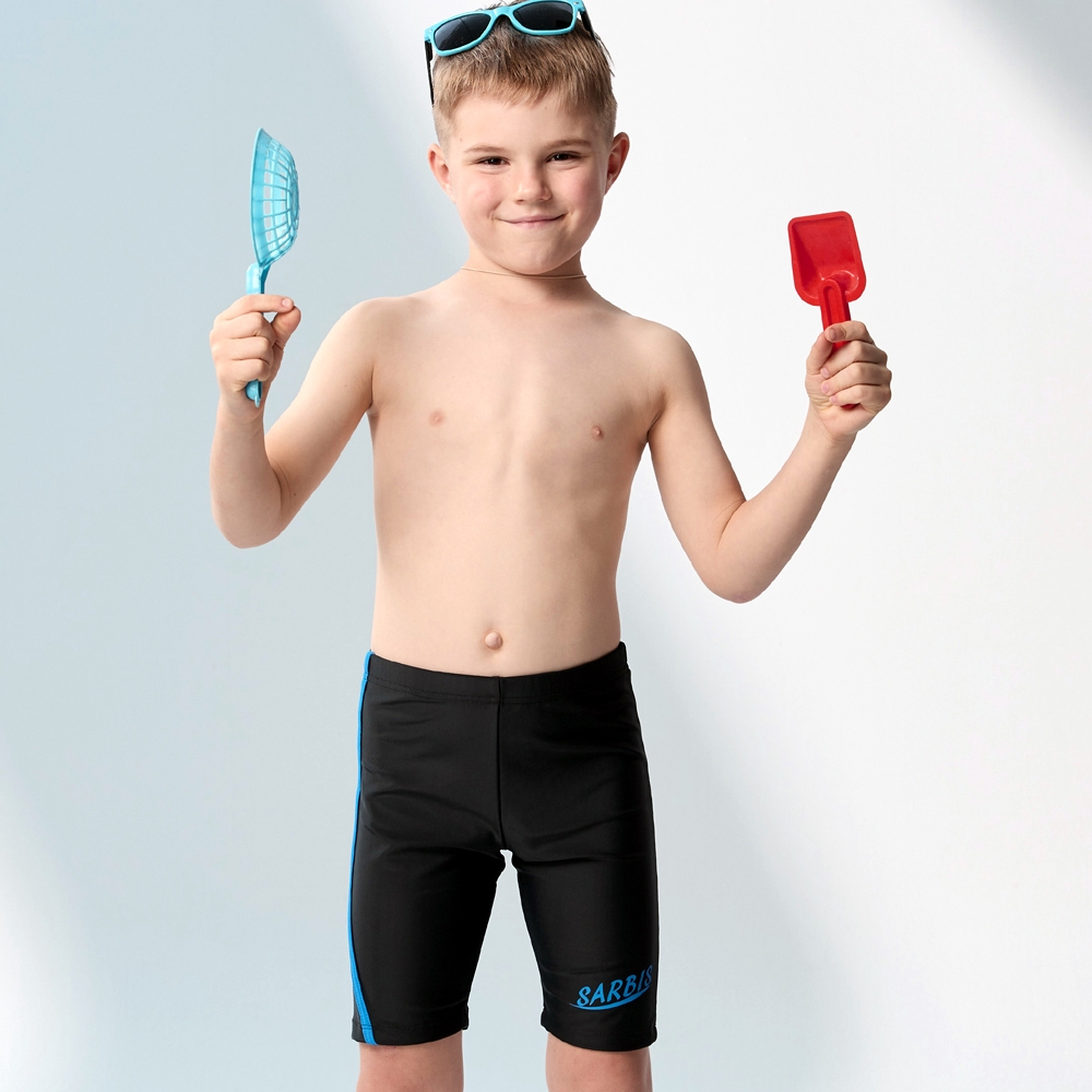 沙兒斯 兒童泳裝 深色素面側邊紋飾七分男童泳褲