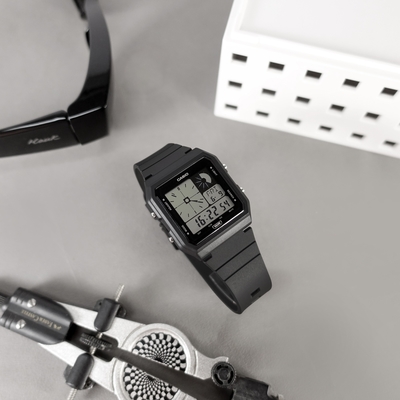 CASIO 卡西歐 經典復古 方形造型 雙顯 電子數位 橡膠手錶-黑色/33mm