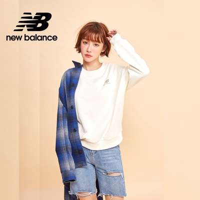 【New Balance】 SDS圓領英文標語長袖上衣_女性_奶油杏_AWT33317CIC