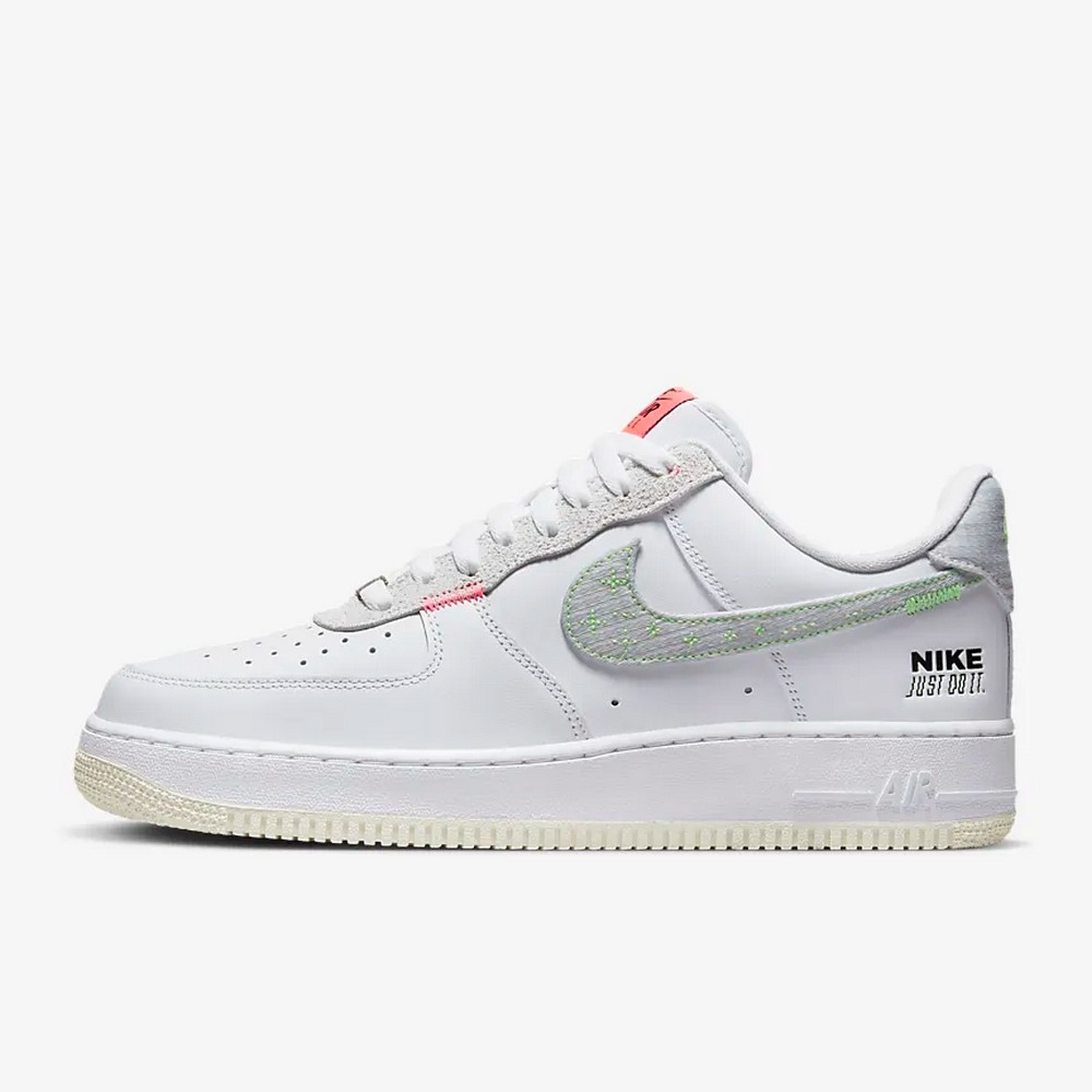 NIKE AIR FORCE 1 '07 LV8 27.5cm-