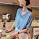 Jilli-ko 韓版氣質勾花蕾絲V領上衣- 藍/白 product thumbnail 1
