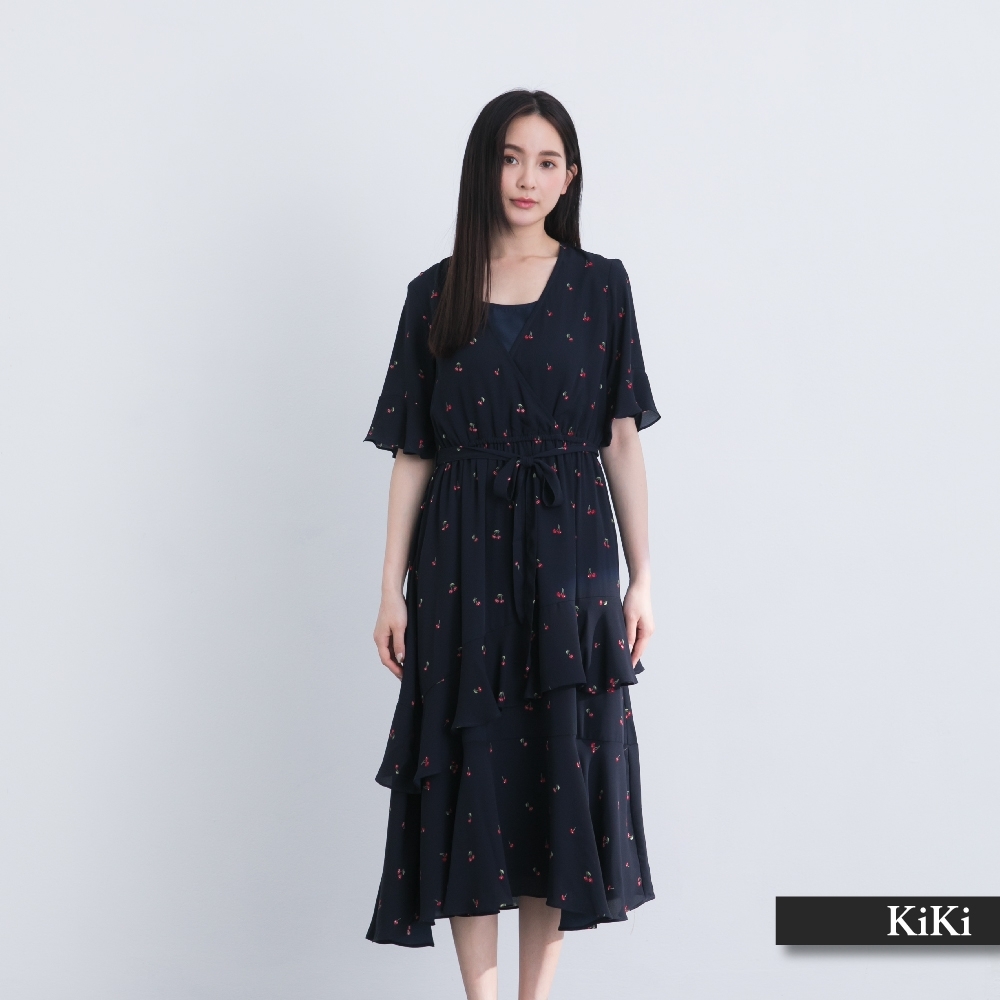 【KiKi】不對襯水果印花-洋裝(白色/版型修身)