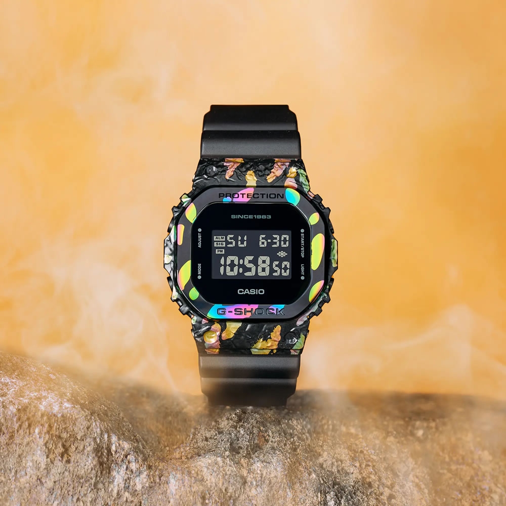 CASIO卡西歐G-SHOCK 40週年限定探險家之石系列七彩太陽石金屬錶殼經典