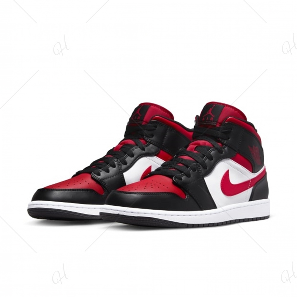 NIKE 耐吉籃球鞋男鞋運動鞋包覆緩震AJ 喬丹皮革Air Jordan 1 Mid 黑白