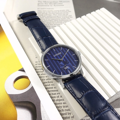CITIZEN 獨立小秒針 礦石強化玻璃 壓紋真皮手錶-藍x銀框/39mm