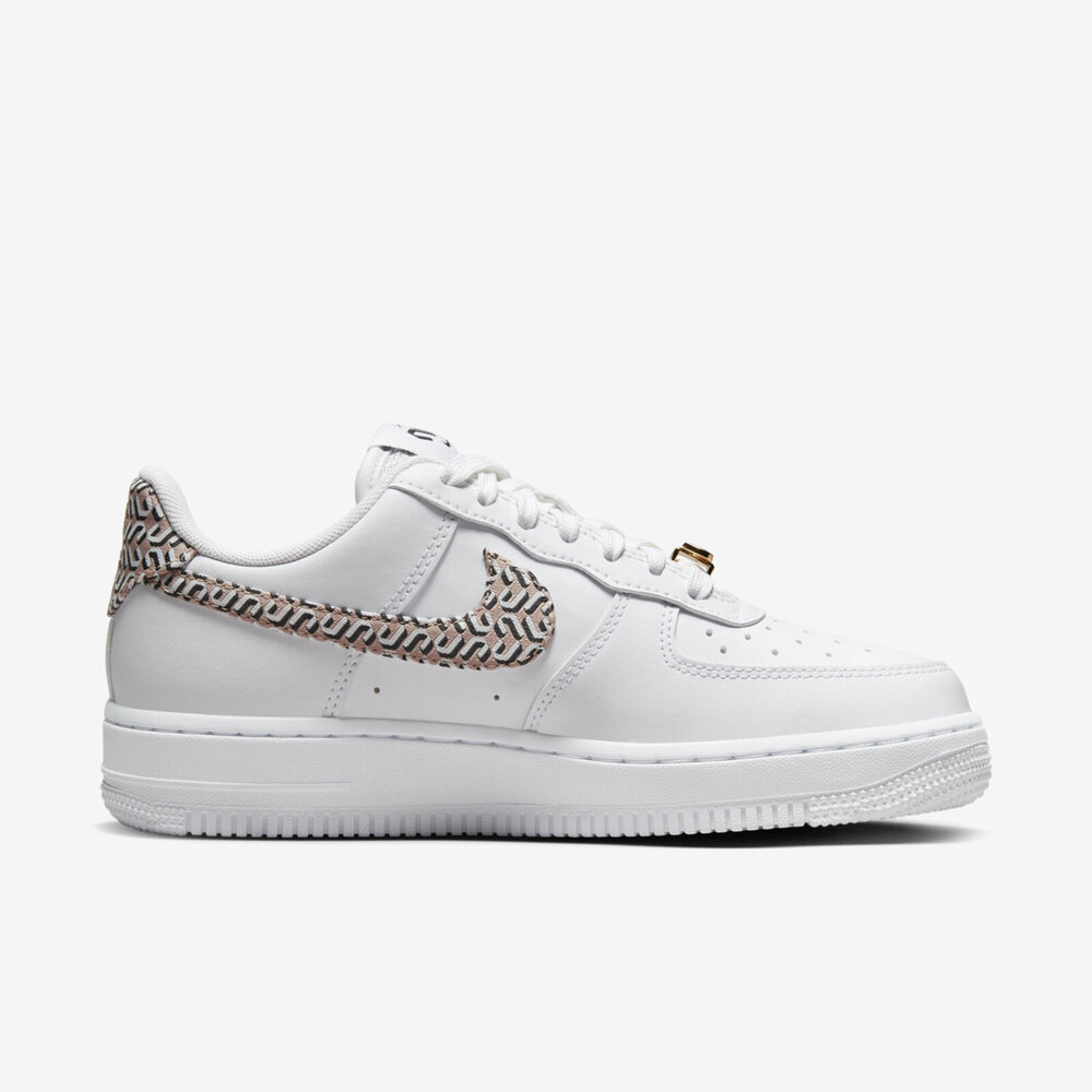 Nike Wmns Air Force 1 LX [DZ2709-100] 女休閒鞋經典AF1 舒適百搭白