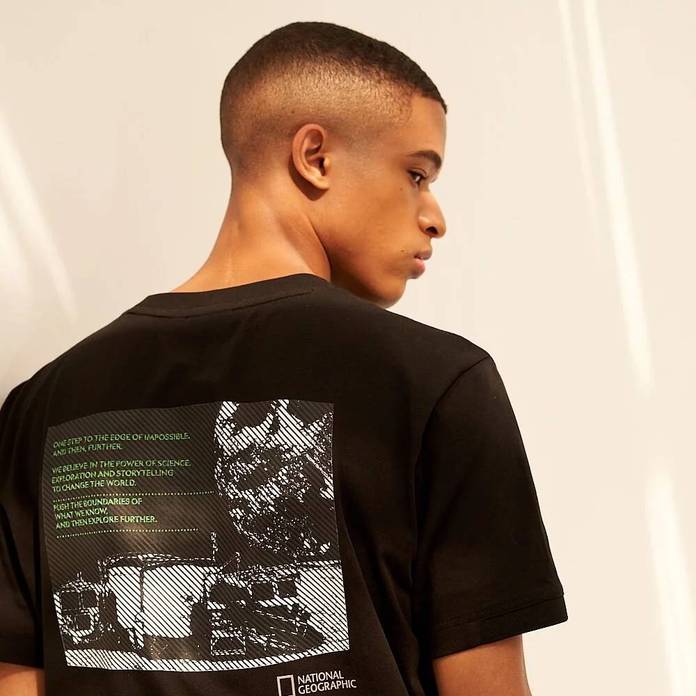 NATIONAL GEOGRAPHIC 男 LUKEBART URBAN PLANET GRAPHIC H/TEE 短袖T恤 炭黑-N212MTS290198