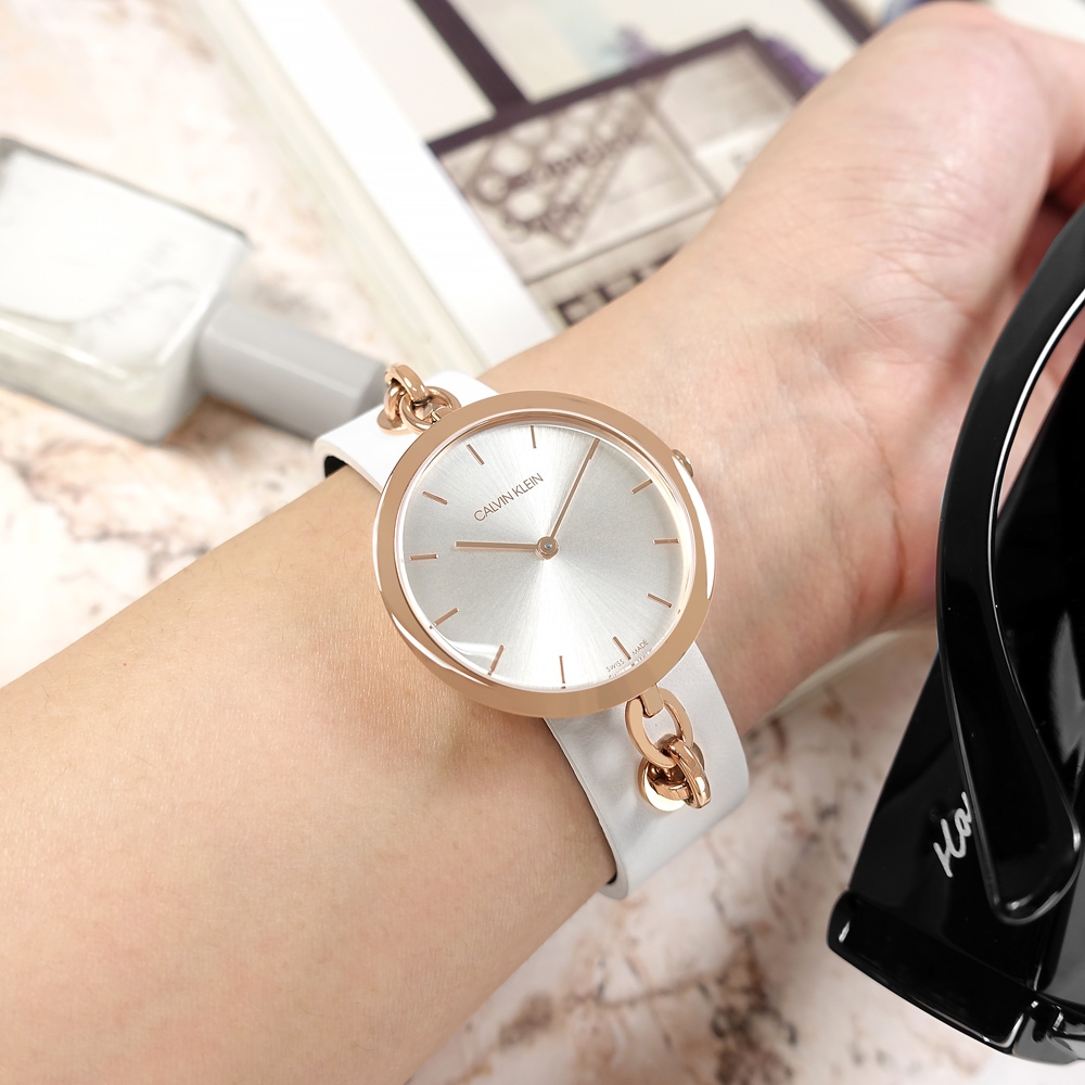 CK / 極簡風格 細緻迷人 礦石強化玻璃 皮革手錶-銀x玫瑰金框x白/34mm