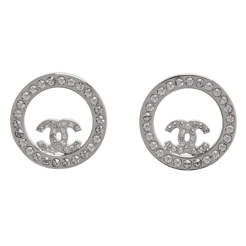 CHANEL 香奈兒經典CC LOGO水鑽鑲嵌圓形簍空造型穿式耳環(銀)