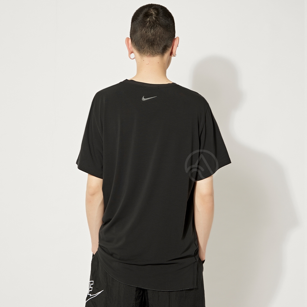 Nike AS M NY DF SS TOP 男款黑色瑜珈輕量針織排汗短袖DM7826-010, NIKE