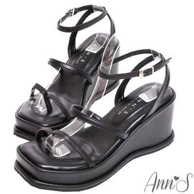 (季末換季出清)Ann’S美圖厚底系列-夾腳三條細帶後跟交叉簍空方頭涼鞋-7.5cm-黑
