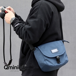 【WHOSE BAG】Qminica防潑水迷你郵差包側背包斜背包 NO.QM015