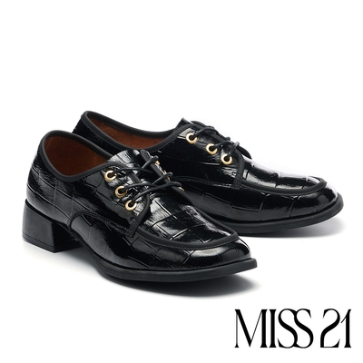 低跟鞋 MISS 21 簡約率性壓紋牛漆皮綁帶方頭低跟鞋－黑