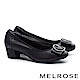高跟鞋 MELROSE 復古典雅V型皮帶釦飾牛皮圓頭粗跟高跟鞋－黑 product thumbnail 1