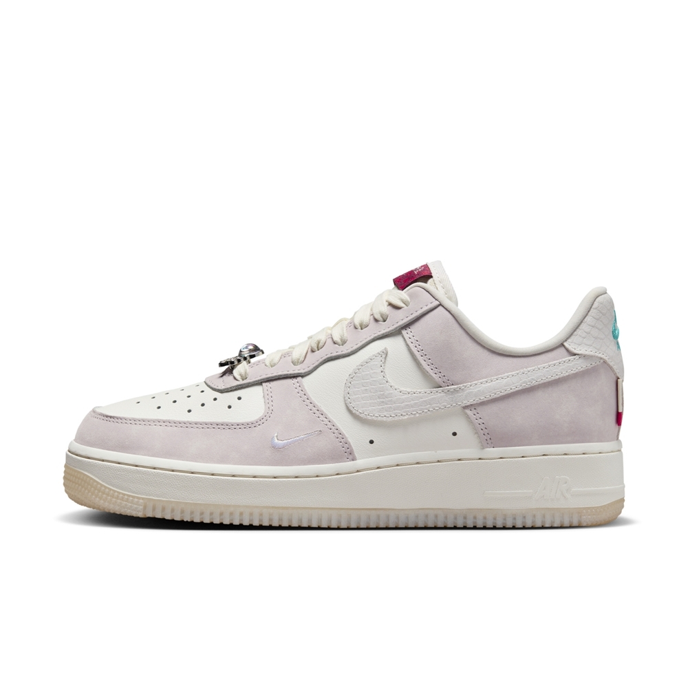 NIKE WMNS AIR FORCE 1 07 LX 女休閒運動鞋-白/粉紫-FZ5066111